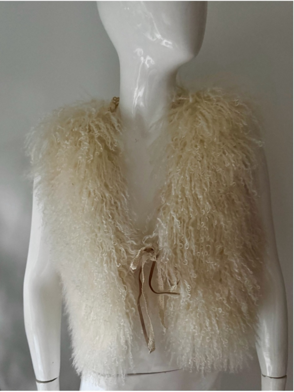 Danier Fur Mongolian lamb 100% authentic vest Ivory Real Shearling Curly - Picture 11 of 12